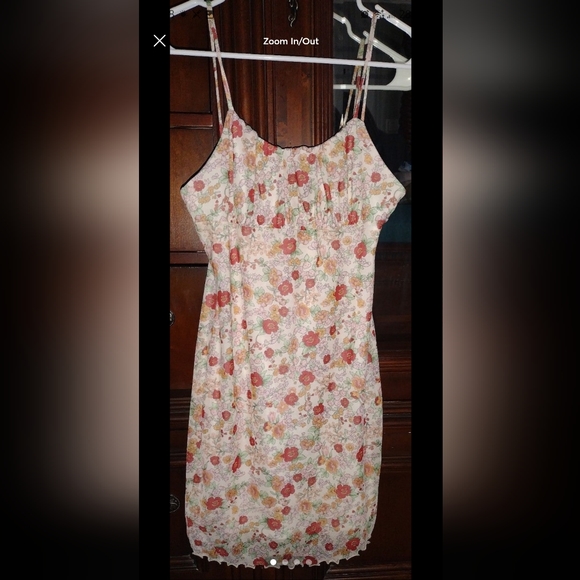 Dress - Picture 3 of 6